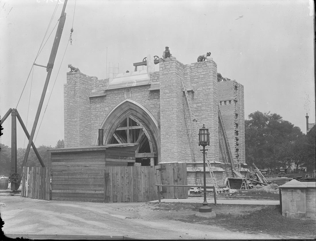 The Soldier's Tower under construction, 1923. Source: University of Toronto Archives, Image Bank, A1965-0004 [2A.3] 