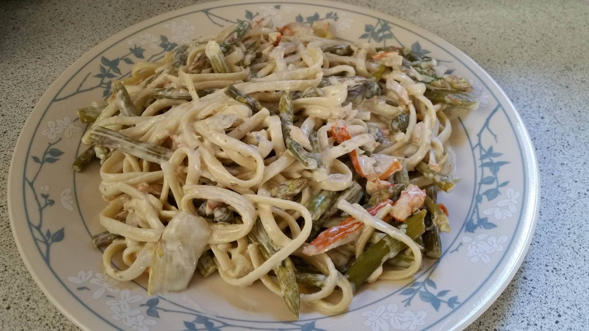 Salmon and asparagus pasta