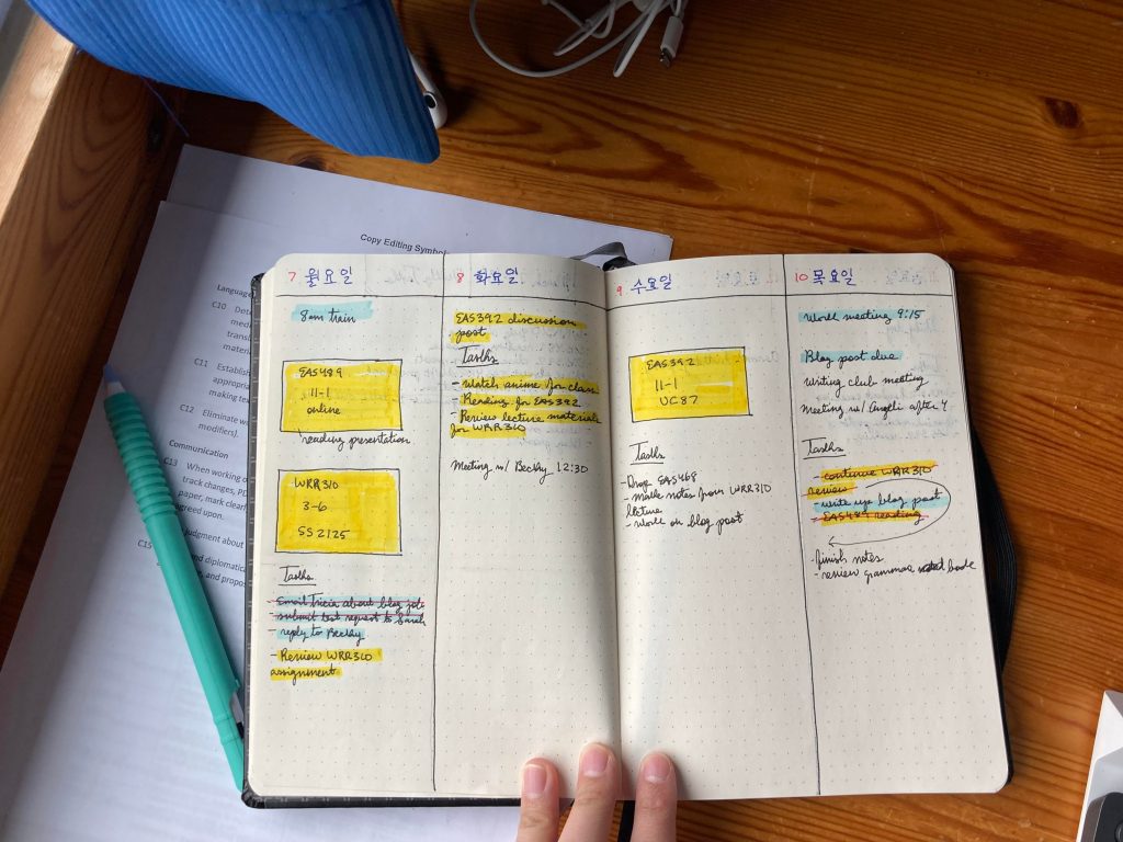 weekly planner in bullet journal