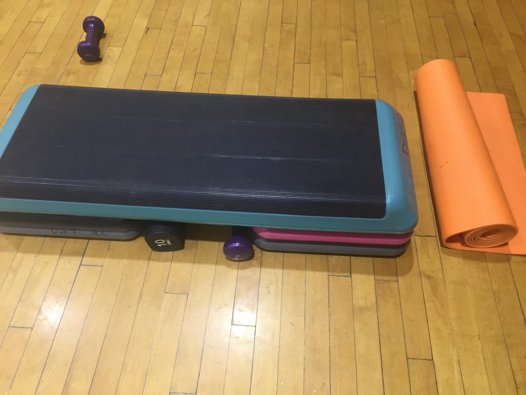 Image of the step box and a yoga mat
